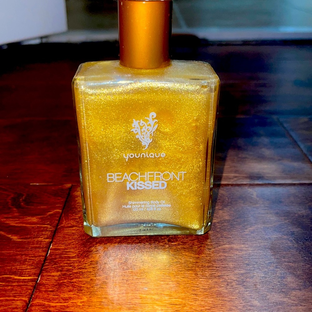 Younique shimmering body oil